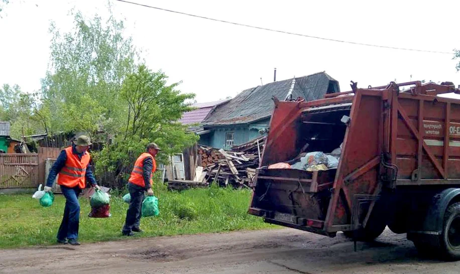 Вывоз мусора из частного дома в Омске в октябре