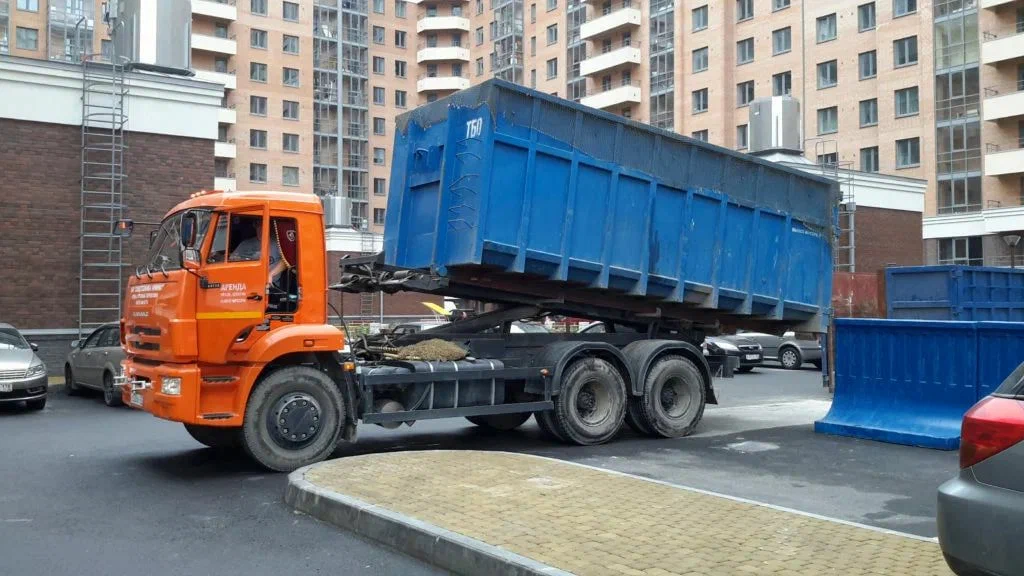 Аренда пухто для вывоза строительного и бытового мусора в Омске в октябре