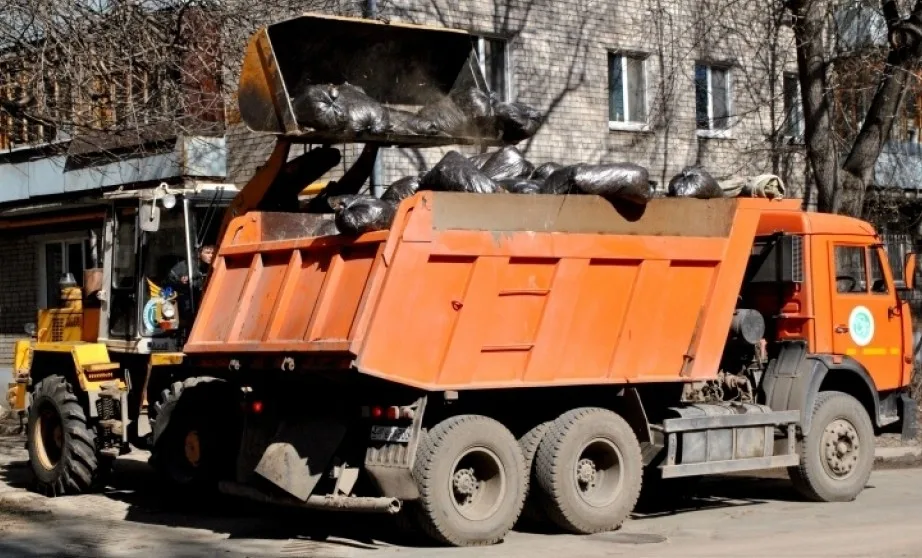 Вывоз мусора грузовым фургоном 5 тонн в Омске – ПроМусор, аренда, цена от 1607 руб
