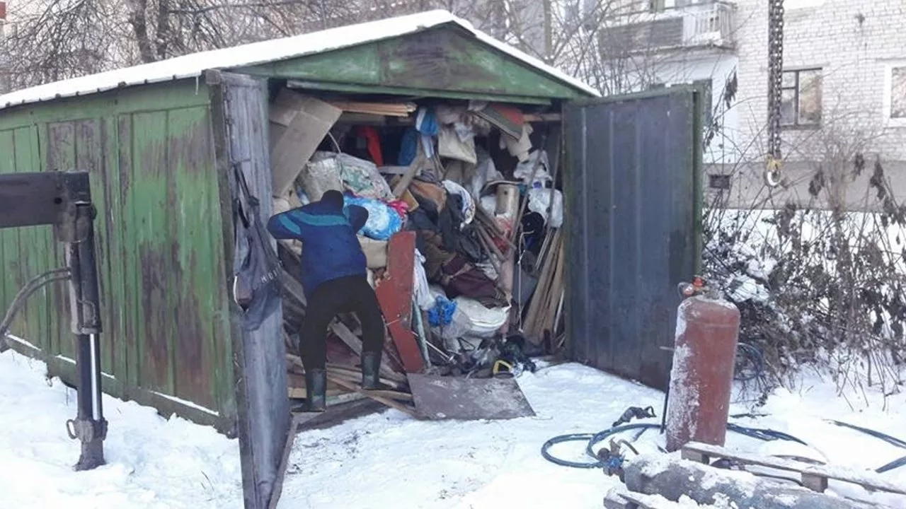 Вывоз мусора из гаража с гарантией чистоты в Омске в октябре